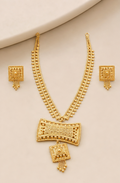 24K Gold Plated Copper Based Geometric Curved Pendant Necklace Set with Square Studs