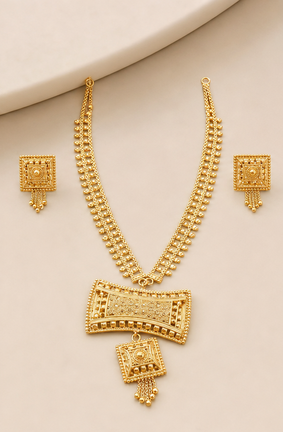 24K Gold Plated Copper Based Geometric Curved Pendant Necklace Set with Square Studs