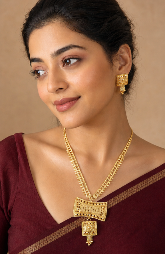24K Gold Plated Copper Based Geometric Curved Pendant Necklace Set with Square Studs
