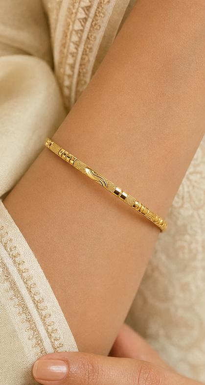Timeless Gold-Plated Etched Wave & Stipple Bangle - set of 4 - Size 24