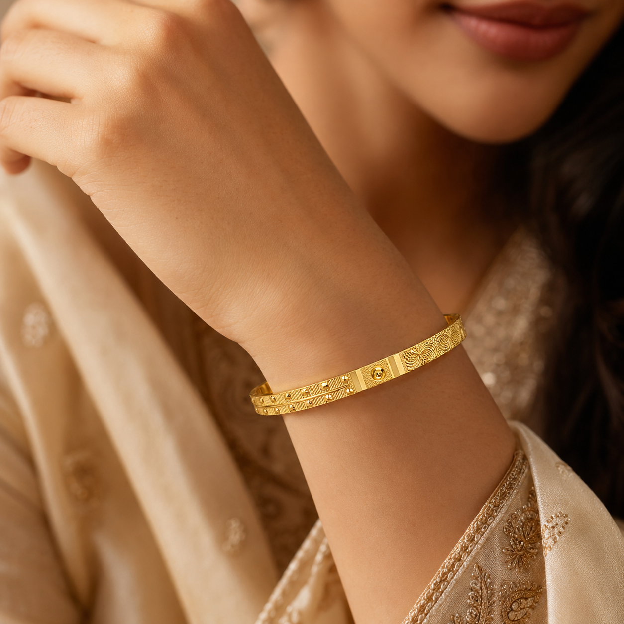 Heritage Gold-Tone Geometric Stud & Floral Etched Bangle - set of 4 - Size 24