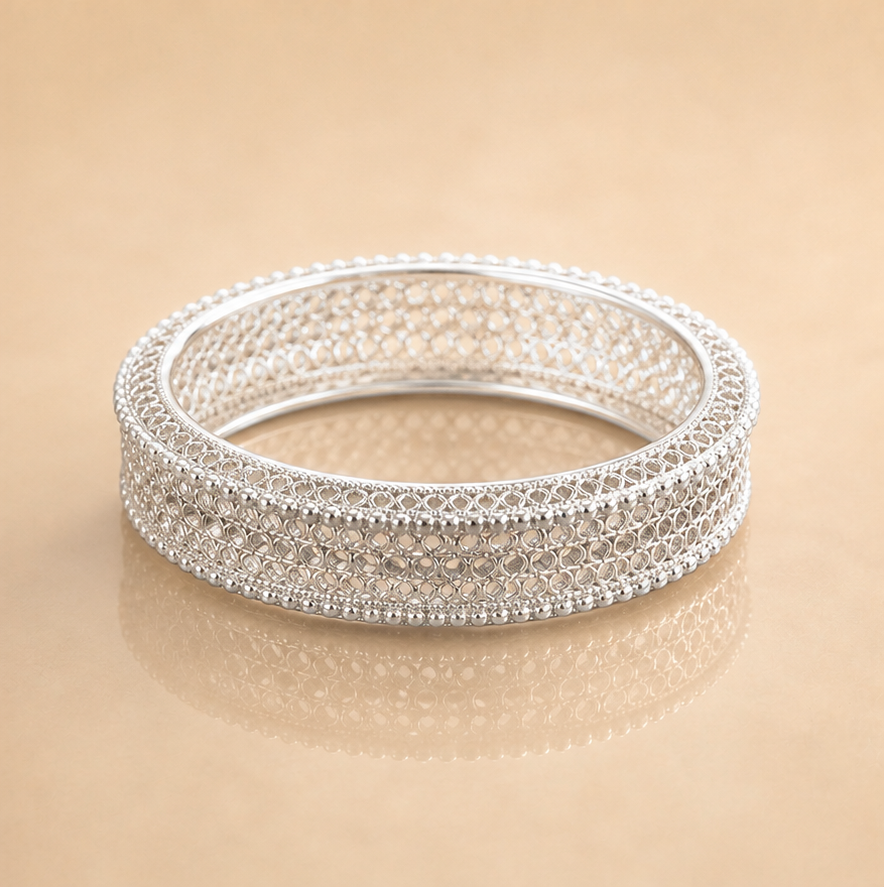 Silver Delicate Filigree Mesh & Granulated Edge Bangle - size 28