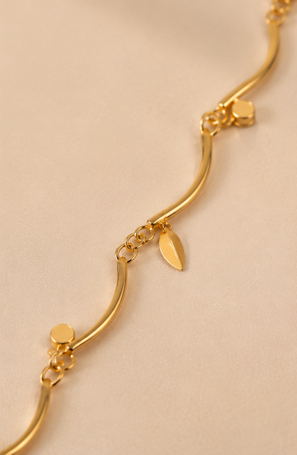 Minimalist Delicate Gold-Plated Botanical Vine Bracelet