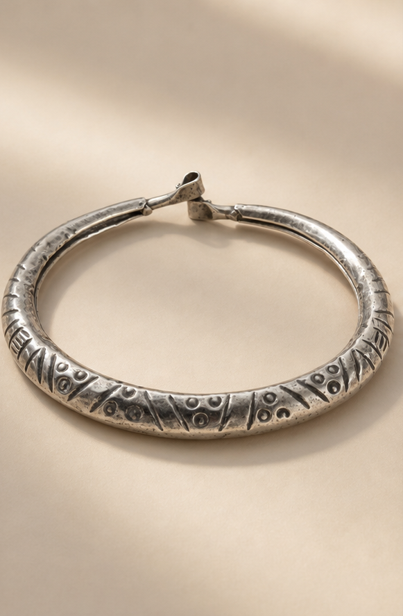 Silver Replica Geometric Engraved Tubular Hasli Choker Necklace