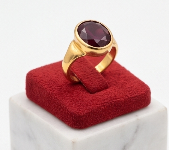 Vintage-Inspired Gold-Tone & Faceted Ruby-Hued Statement Ring