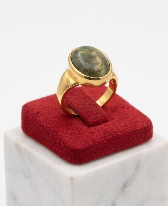 Vintage-Inspired Gold-Tone & Faceted Ruby-Hued Statement Ring