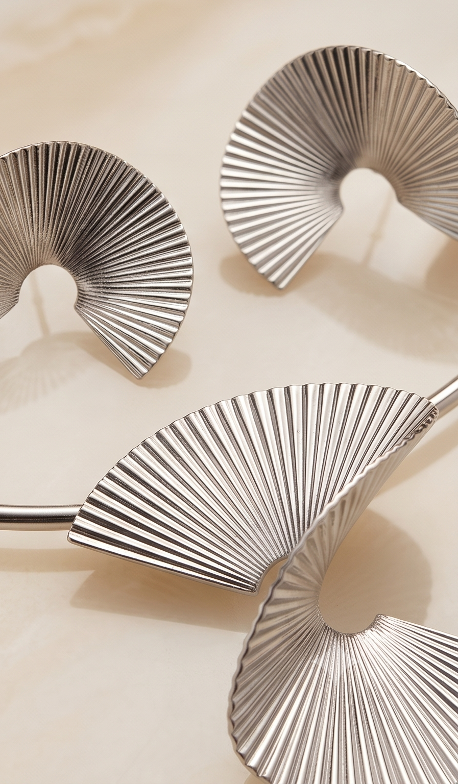 The Vortex Pleat Set – Anti-Tarnish Silver Sculptural Choker & Earrings